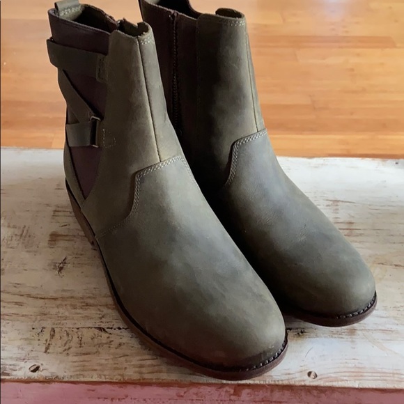 teva ellery ankle boot